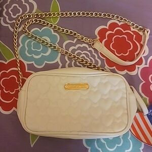 Adorable Betsy, Johnson purse,